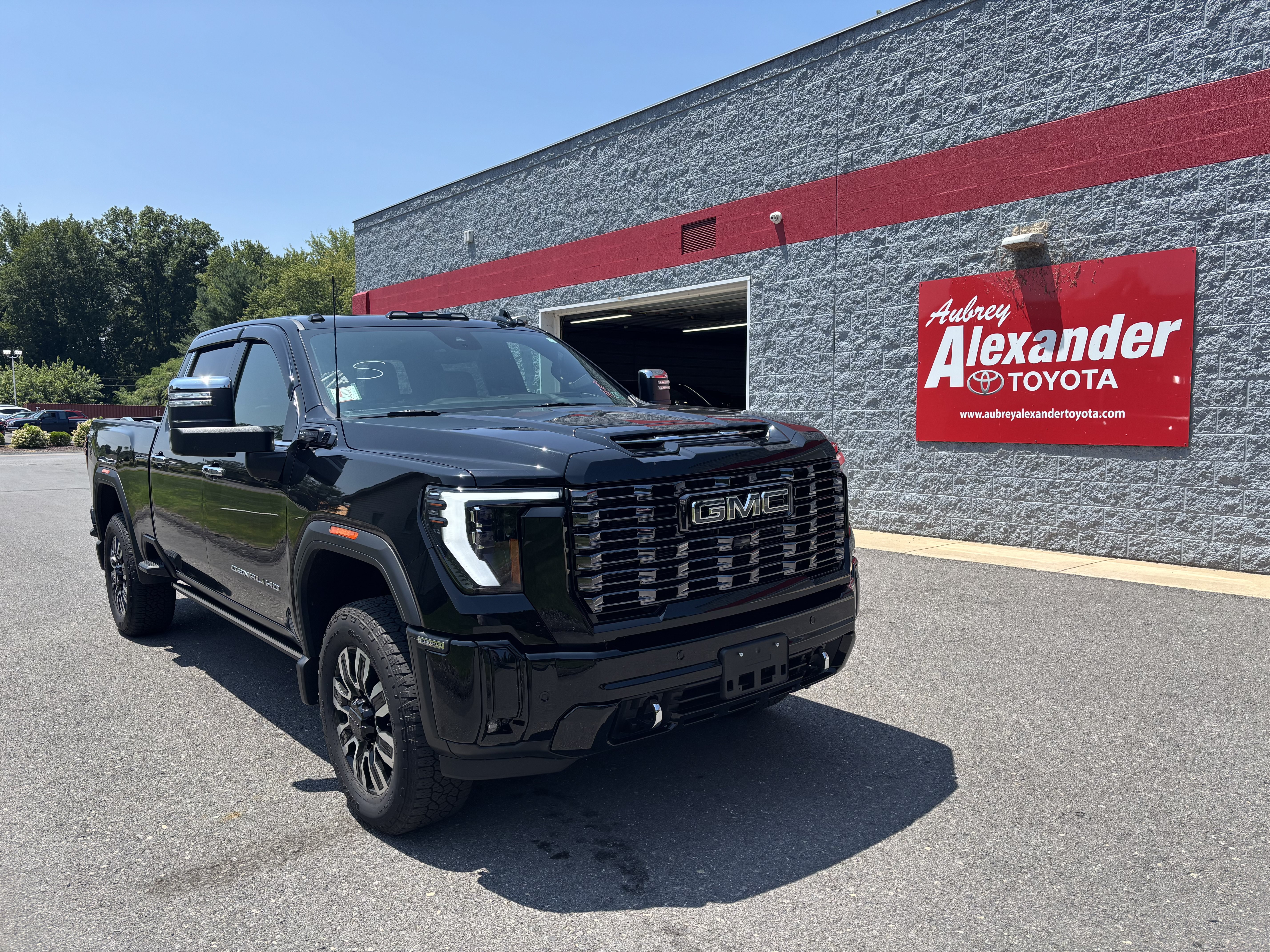 Used 2025 GMC Sierra 3500 Denali Ultimate w/ LPO, GMC Protection Package AWD/4WD video 1