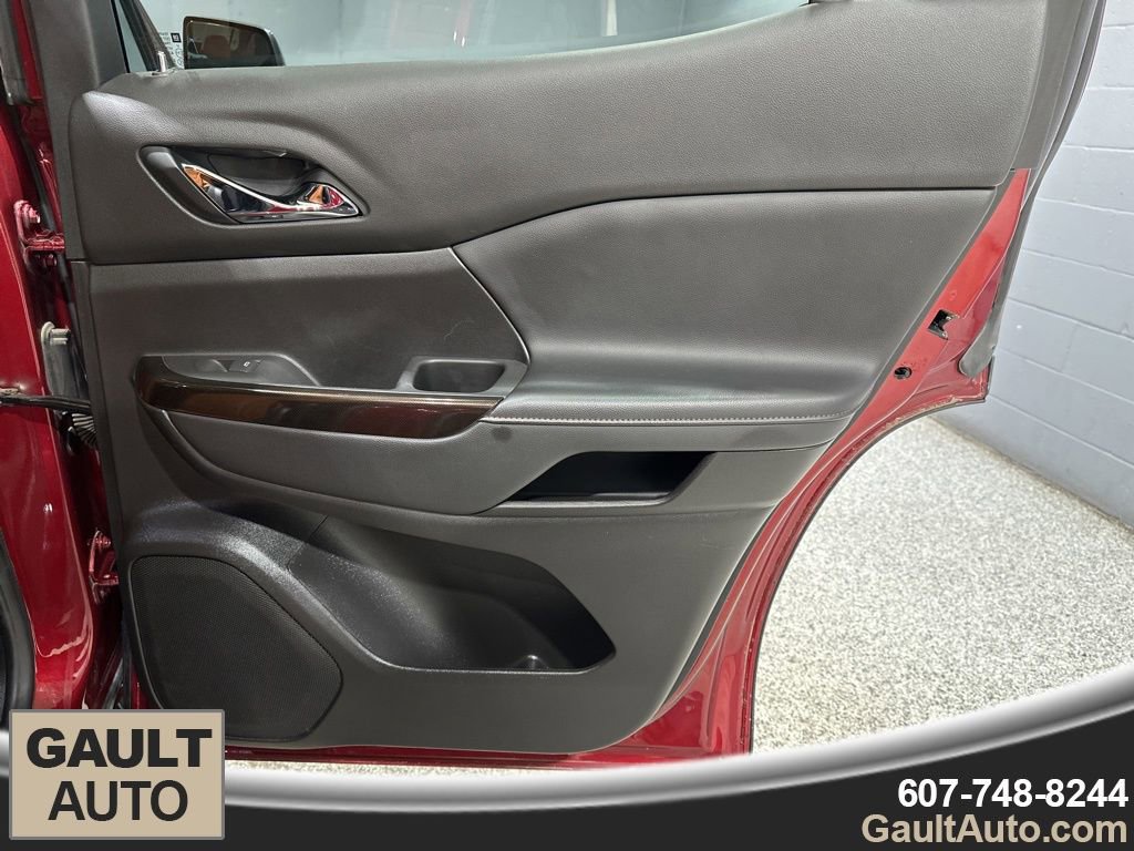 Used 2020 GMC Acadia AT4 image 19