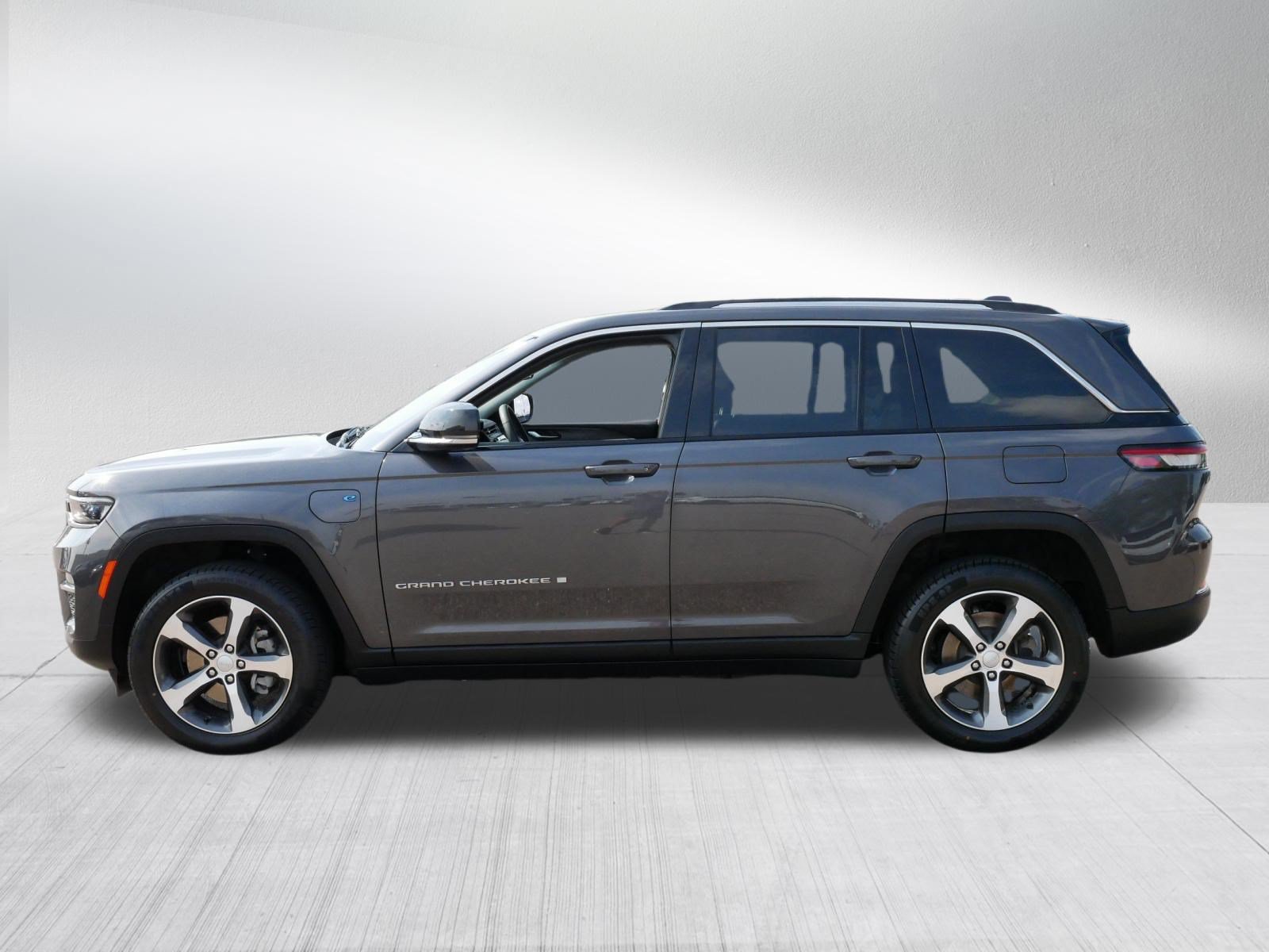 Used 2022 Jeep Grand Cherokee Limited 4xe AWD/4WD image 4