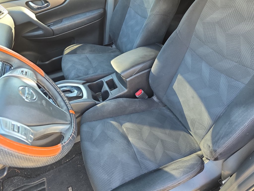 Used 2014 Nissan Rogue SV FWD image 19
