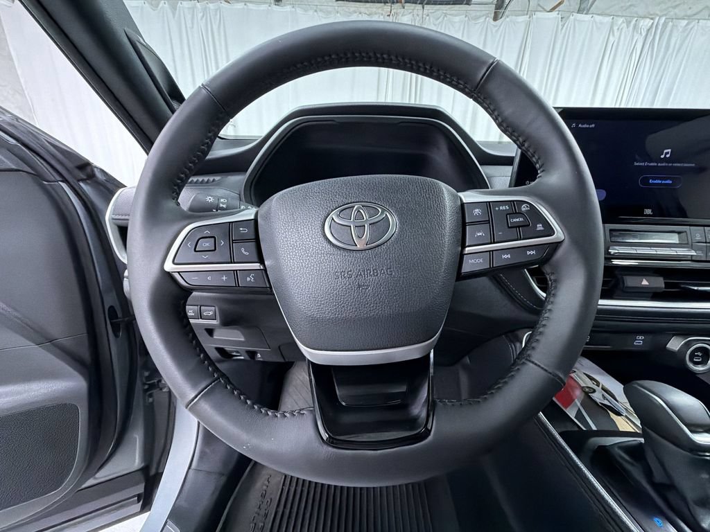 Certified 2025 Toyota Grand Highlander AWD Hybrid image 18