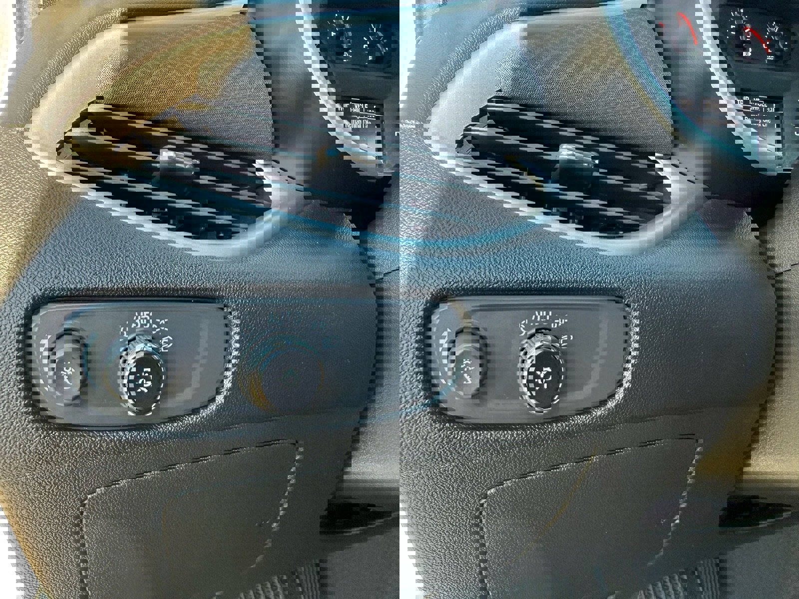 Used 2022 Chevrolet Malibu LT image 16