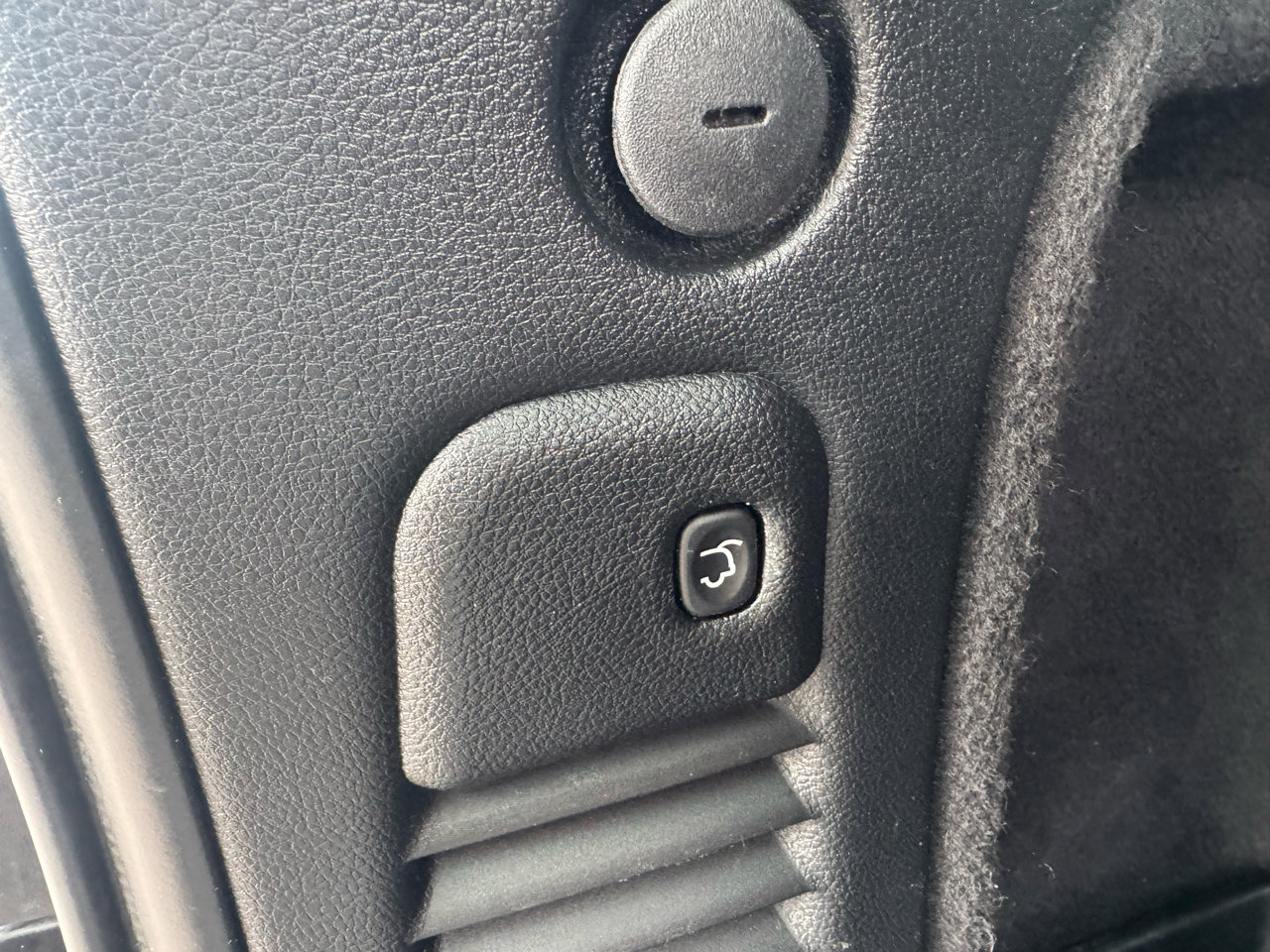 Used 2018 Dodge Durango GT w/ Blacktop Package image 38