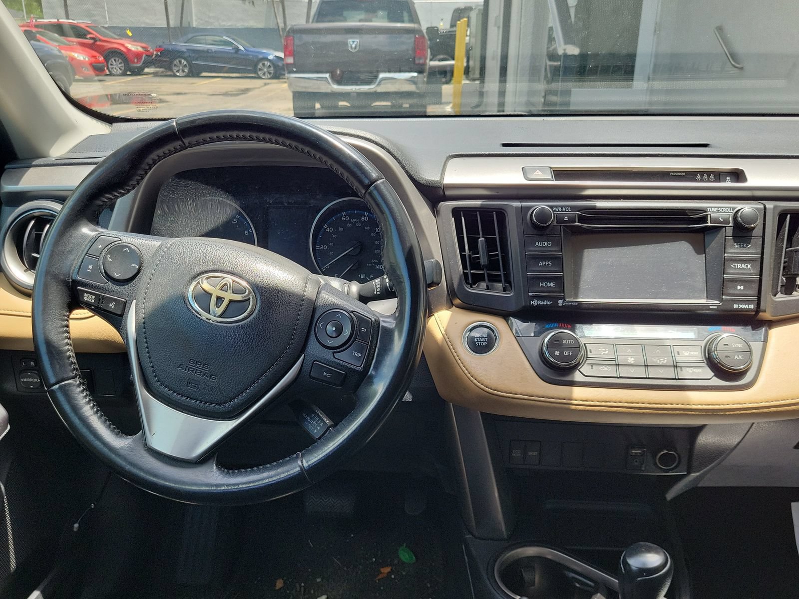 Used 2018 Toyota RAV4 XLE FWD image 9