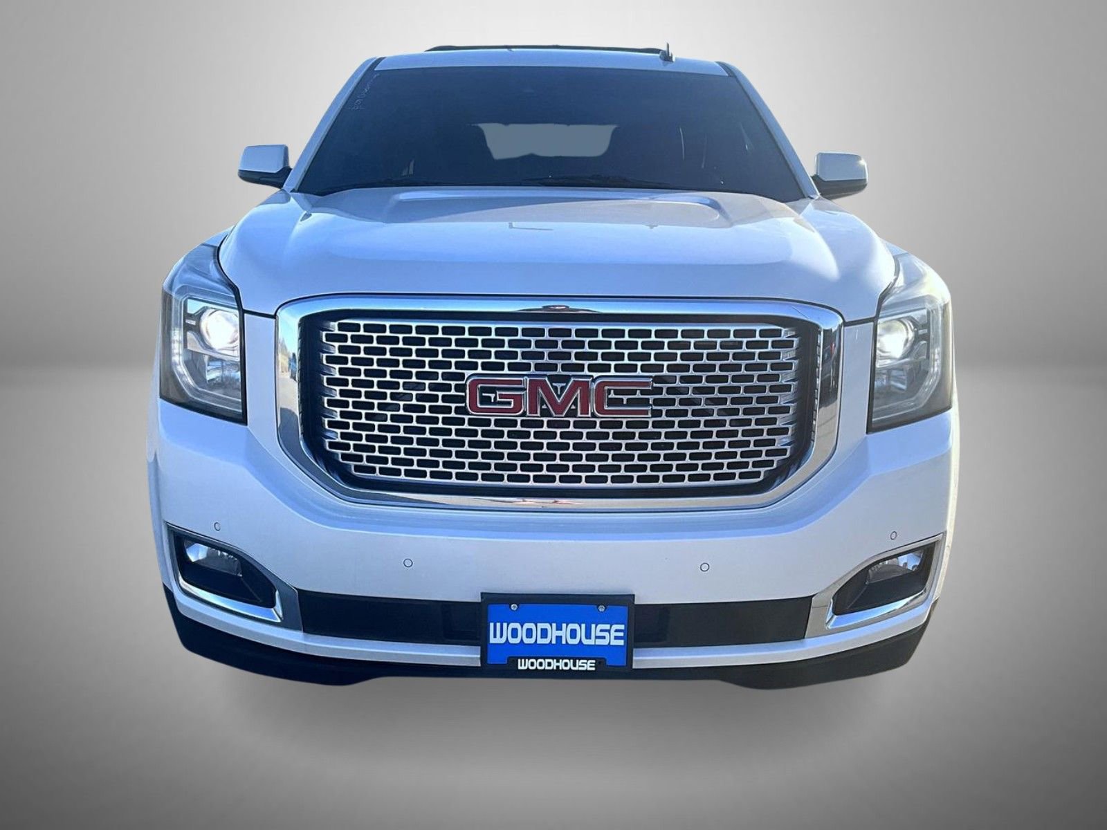 Used 2015 GMC Yukon Denali w/ Touring Package image 2