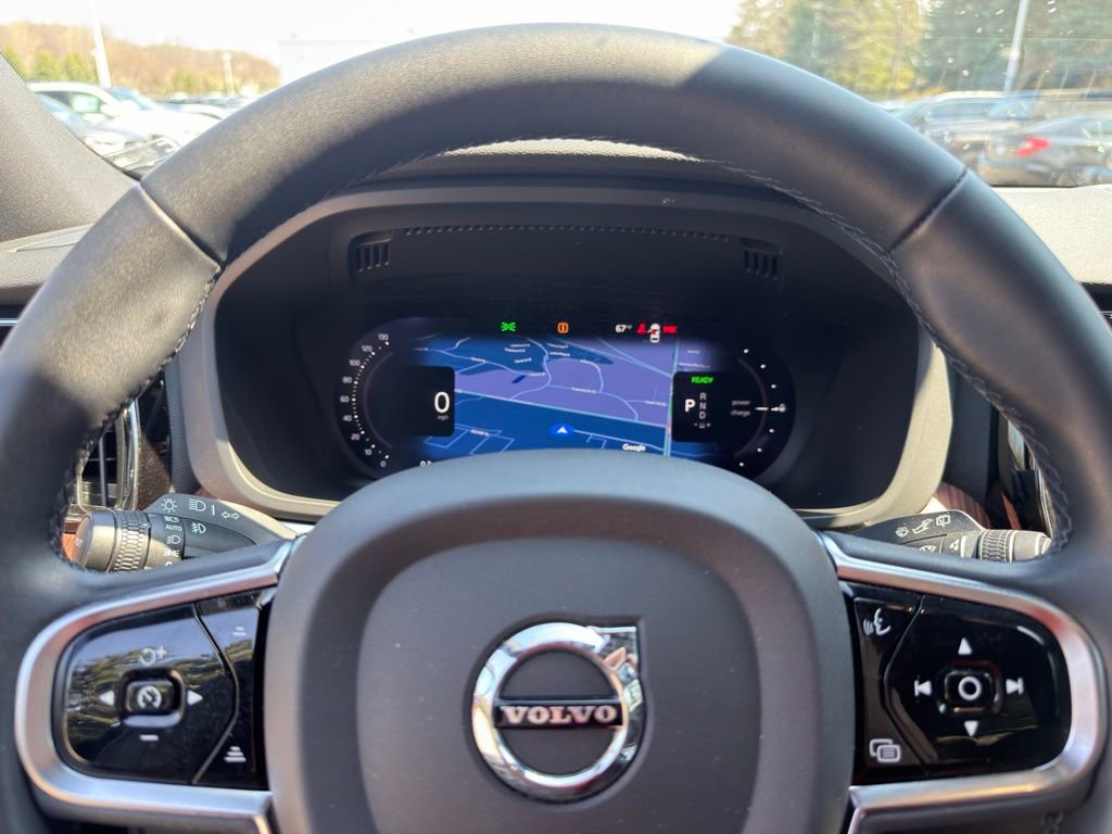 Used 2023 Volvo XC60 T8 Plus image 21