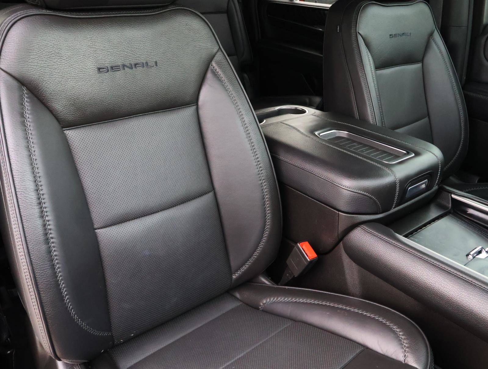 Used 2023 GMC Yukon XL Denali w/ Denali Reserve Package image 20