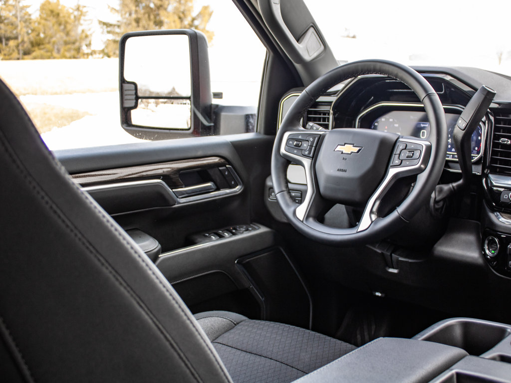 Used 2025 Chevrolet Silverado 2500 LT image 40