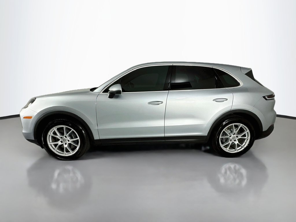 Certified 2024 Porsche Cayenne AWD/4WD image 2