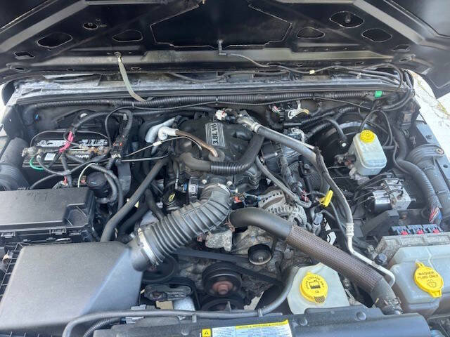 Used 2010 Jeep Wrangler Unlimited Sport AWD/4WD image 17