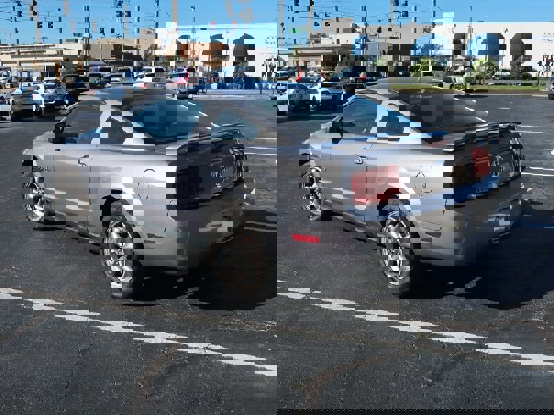 Used 2006 Ford Mustang Premium RWD image 8