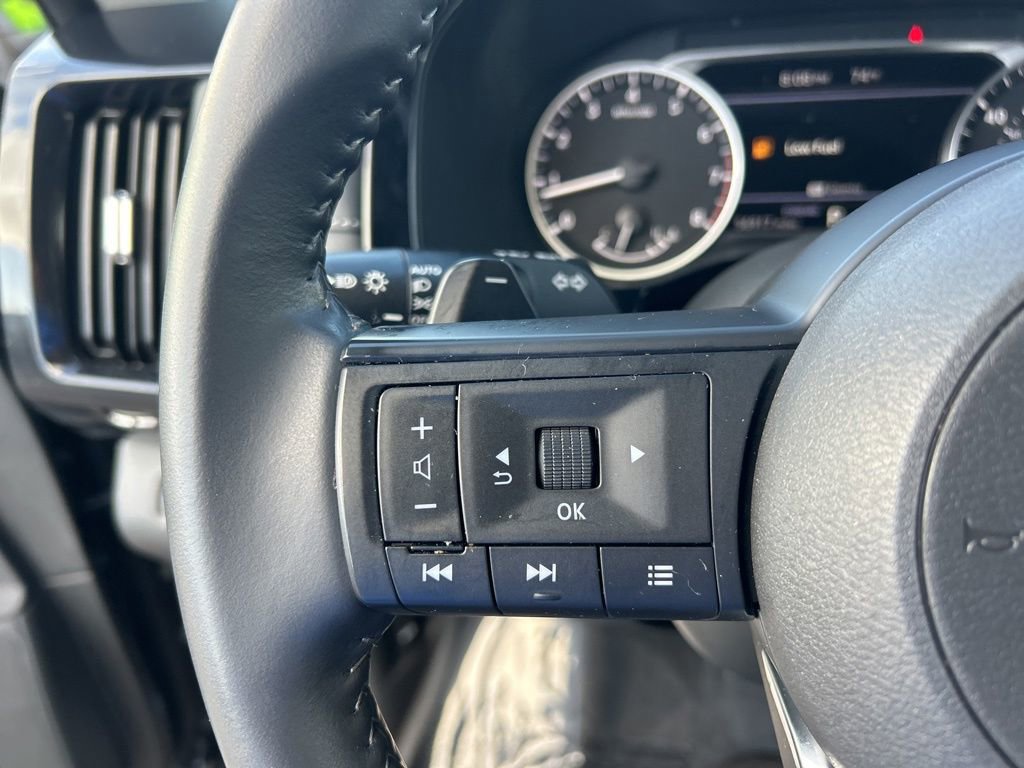 Used 2025 Nissan Pathfinder SV image 47