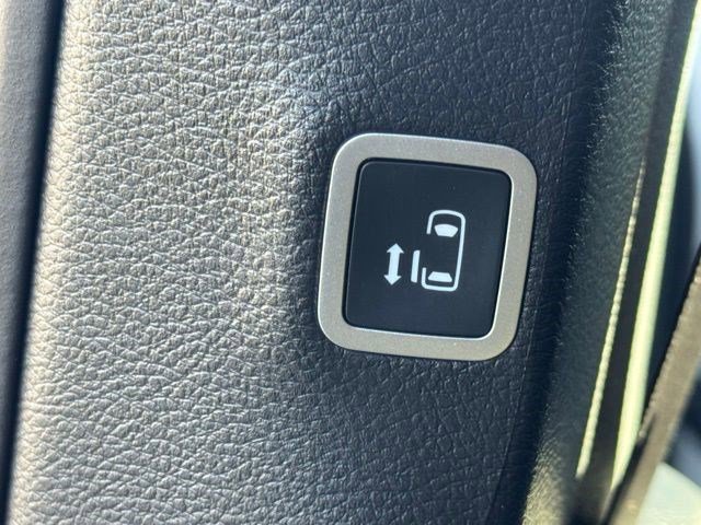 New 2026 Chrysler Pacifica Limited w/ S Appearance Package image 36