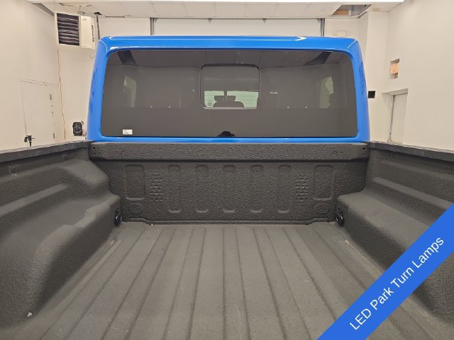 Used 2020 Jeep Gladiator Overland AWD/4WD image 16