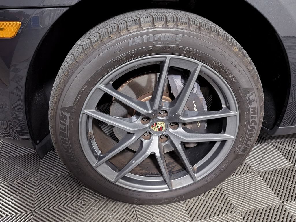 Used 2025 Porsche Macan AWD/4WD image 50
