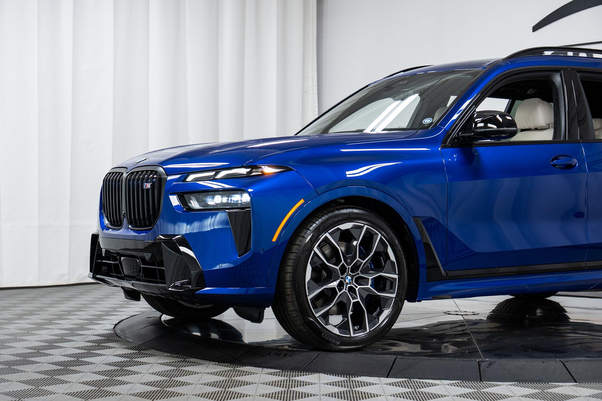 Used 2026 BMW X7 M60i AWD/4WD image 27