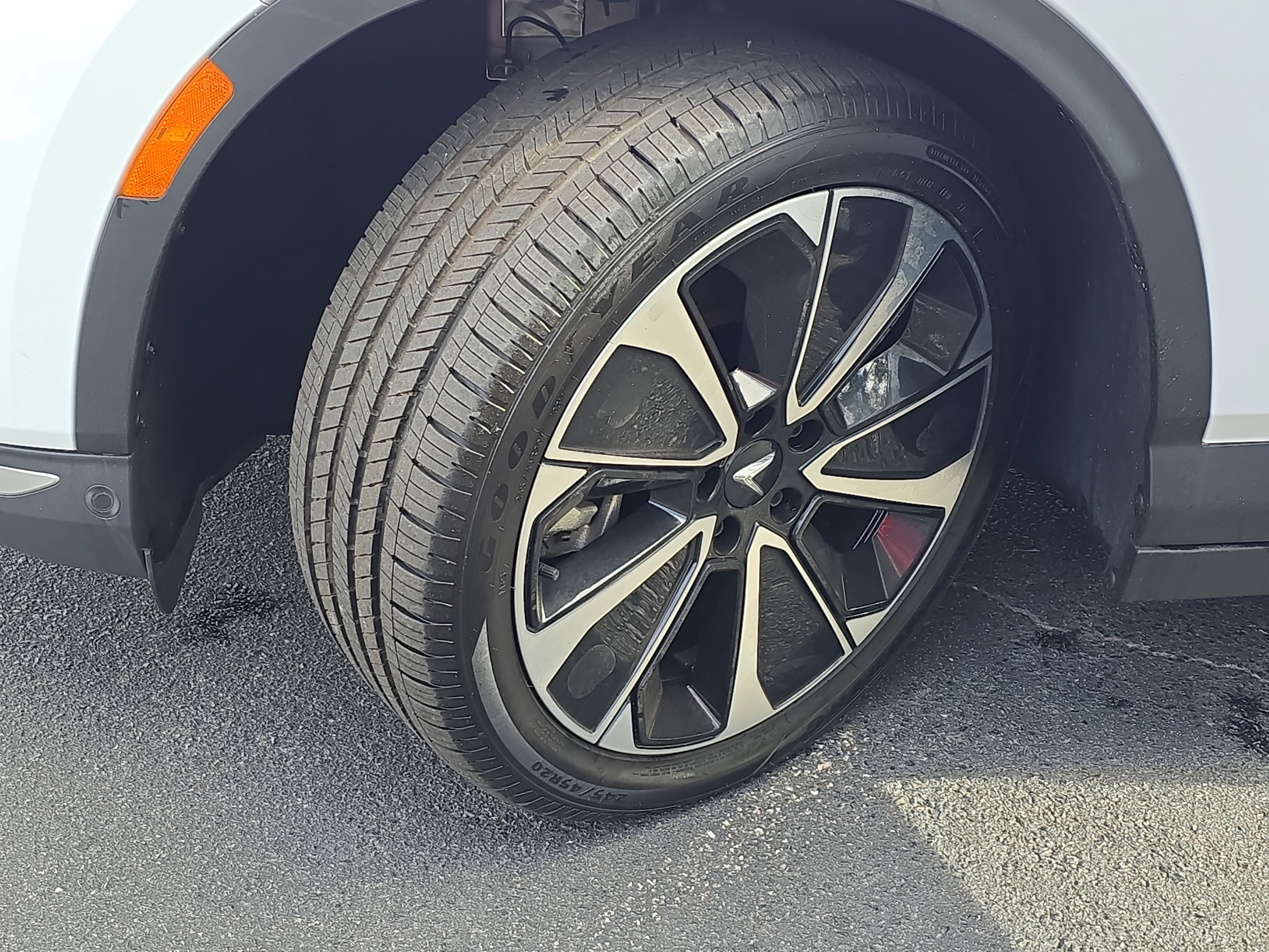 New 2025 VinFast VF 8 Plus image 28