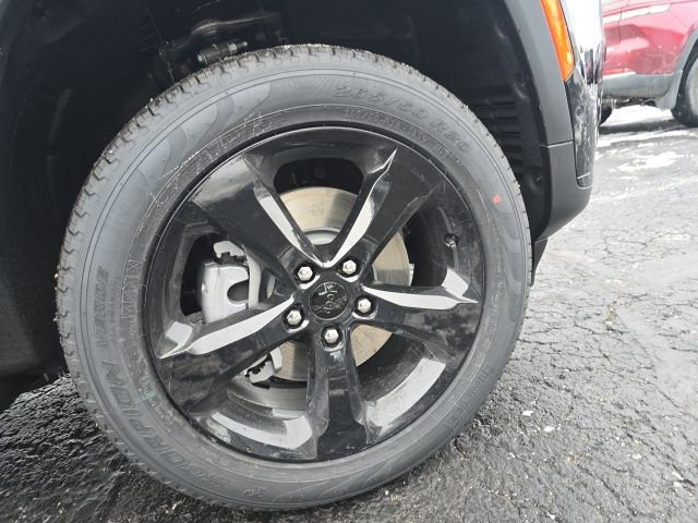 New 2025 Jeep Grand Cherokee L Limited w/ Luxury Tech Group II image 33