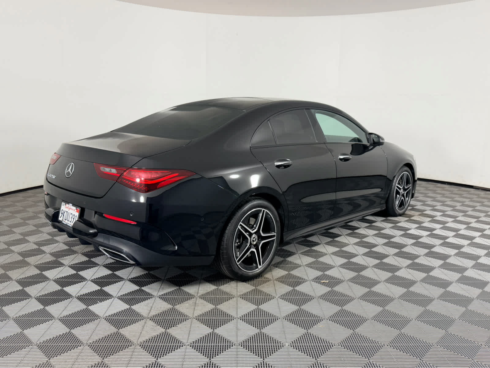 Used 2024 Mercedes-Benz CLA 250 image 3