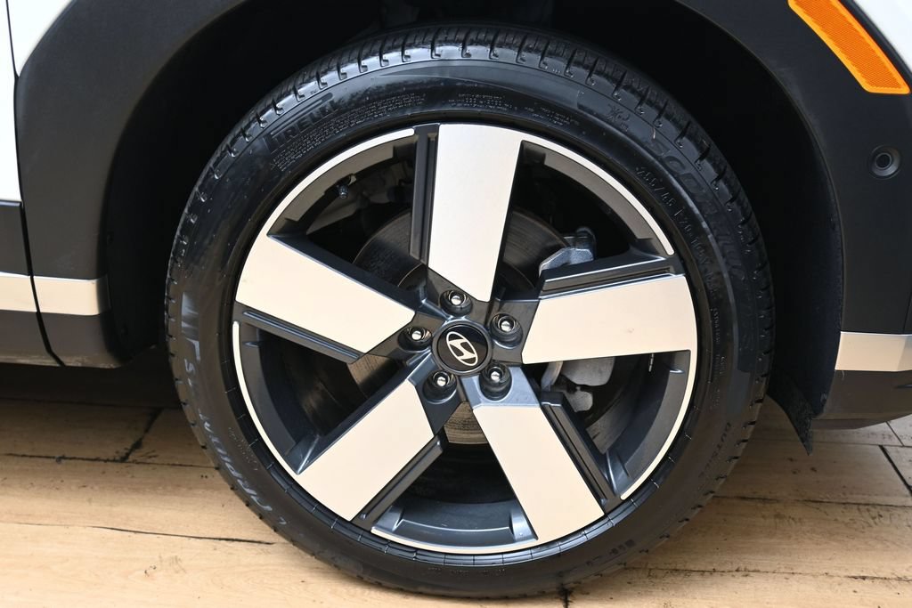 Used 2024 Hyundai Santa Fe Limited FWD image 15