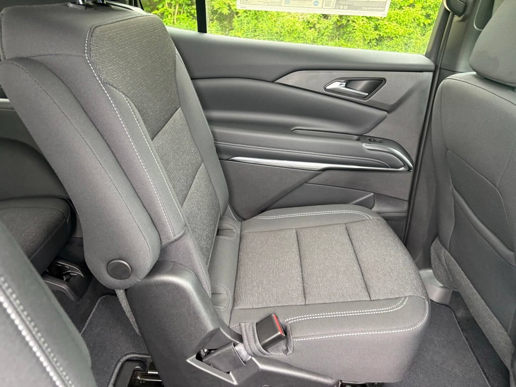 New 2026 Chevrolet Traverse LT w/ LPO, Floor Liner Package FWD image 36
