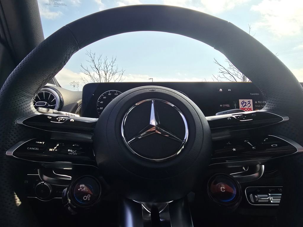 New 2026 Mercedes-Benz GLB 35 AMG 4MATIC image 28