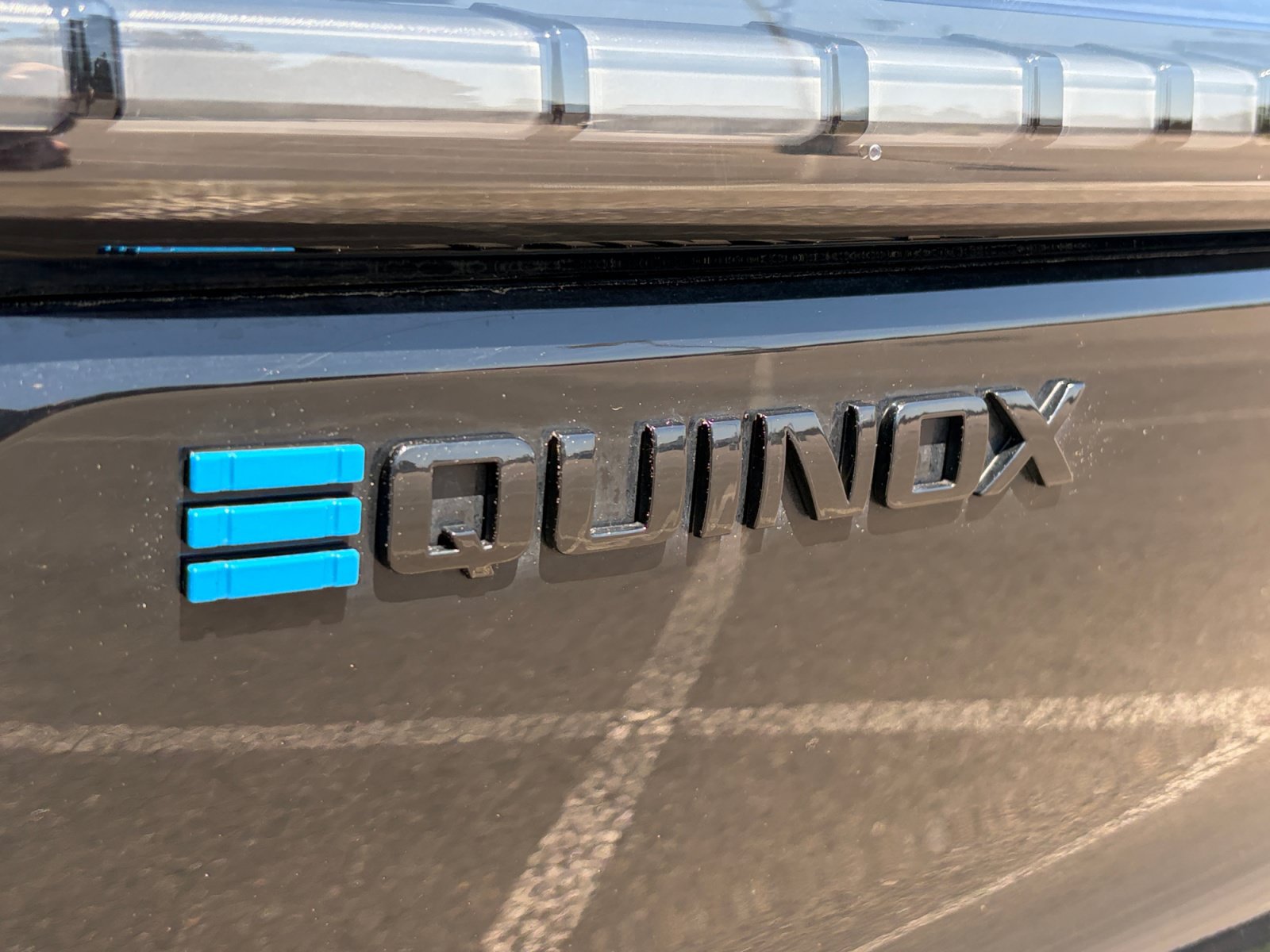 Used 2024 Chevrolet Equinox EV RS FWD image 35