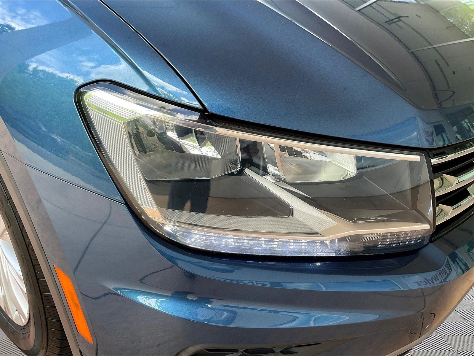 Used 2018 Volkswagen Tiguan SE w/ Panoramic Sunroof Package FWD image 30