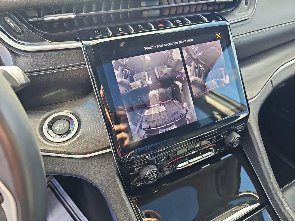 Used 2021 Jeep Grand Cherokee L Limited image 43