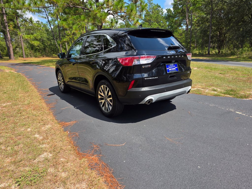 Used 2021 Ford Escape Titanium AWD/4WD image 3