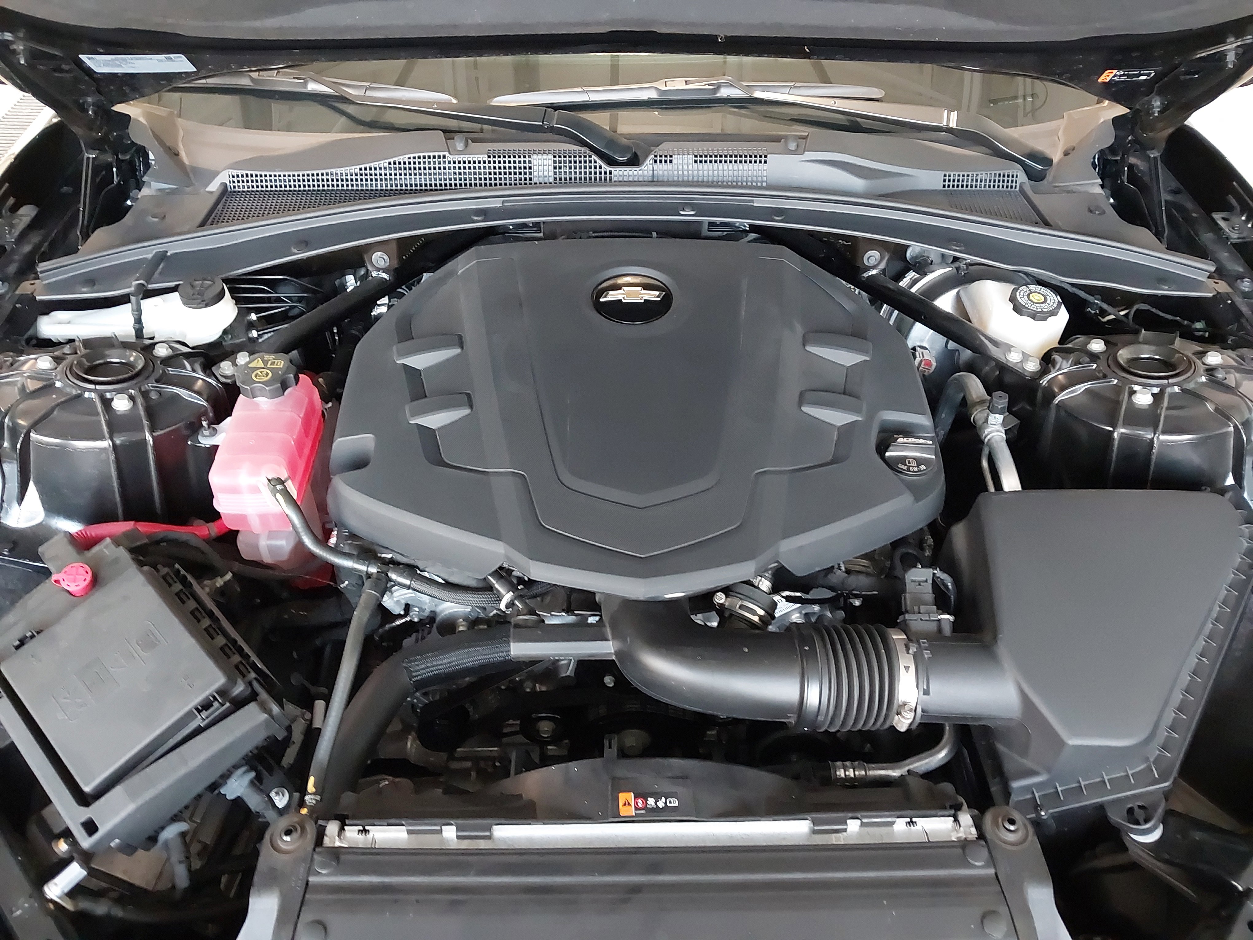 Used 2024 Chevrolet Camaro LT w/ Technology Package image 30