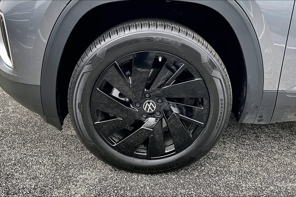 Used 2025 Volkswagen Atlas SE FWD image 11