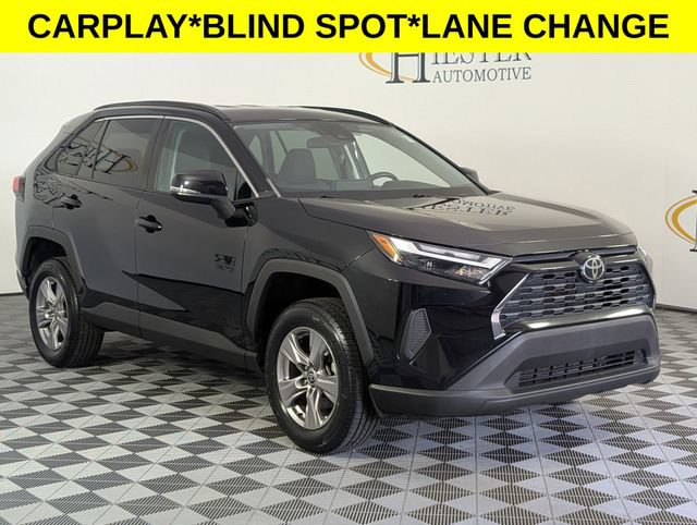 Used 2022 Toyota RAV4 XLE FWD image 2