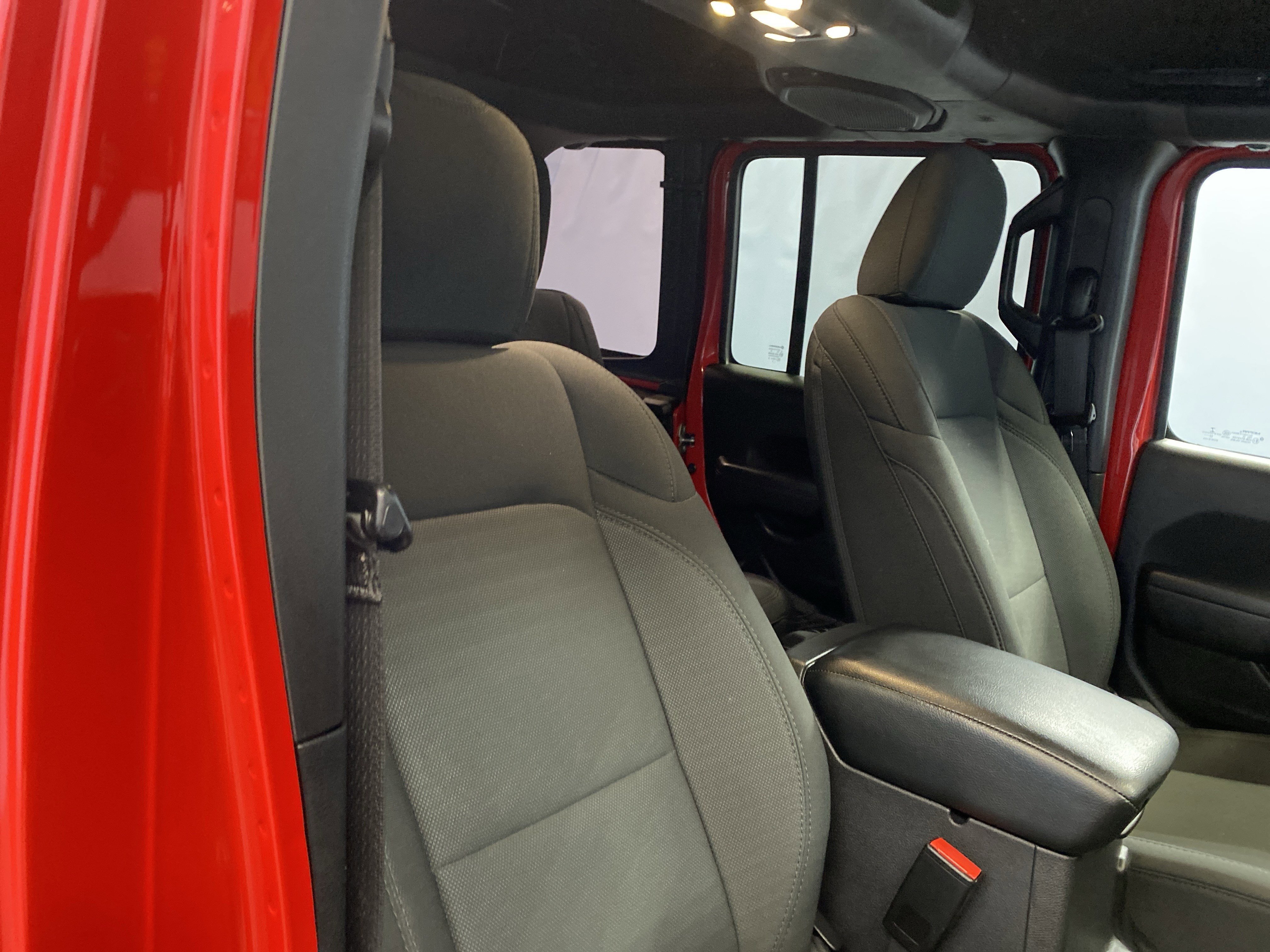 Certified 2023 Jeep Wrangler Willys AWD/4WD image 39