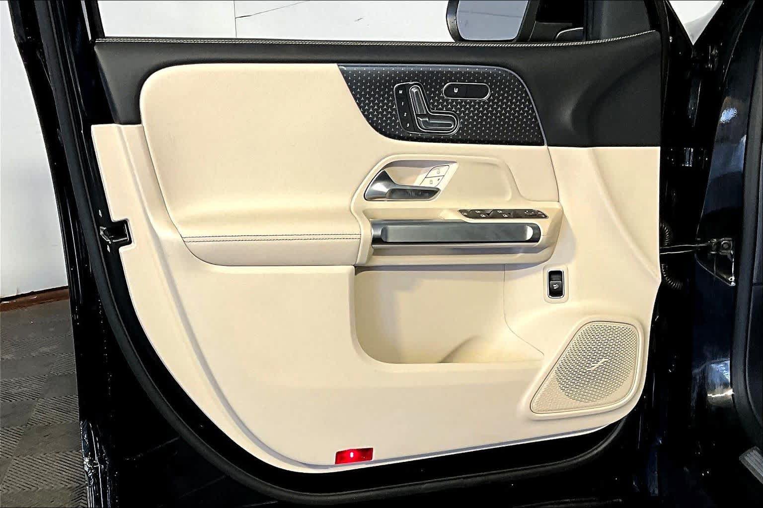 New 2026 Mercedes-Benz GLB 250 4MATIC image 11