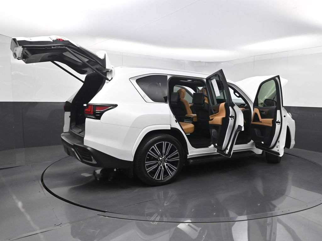 Used 2023 Lexus LX 600 4WD w/ Luxury Package image 42