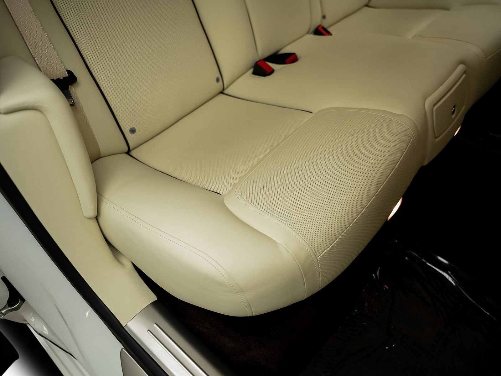 Used 2017 Rolls-Royce Ghost image 36