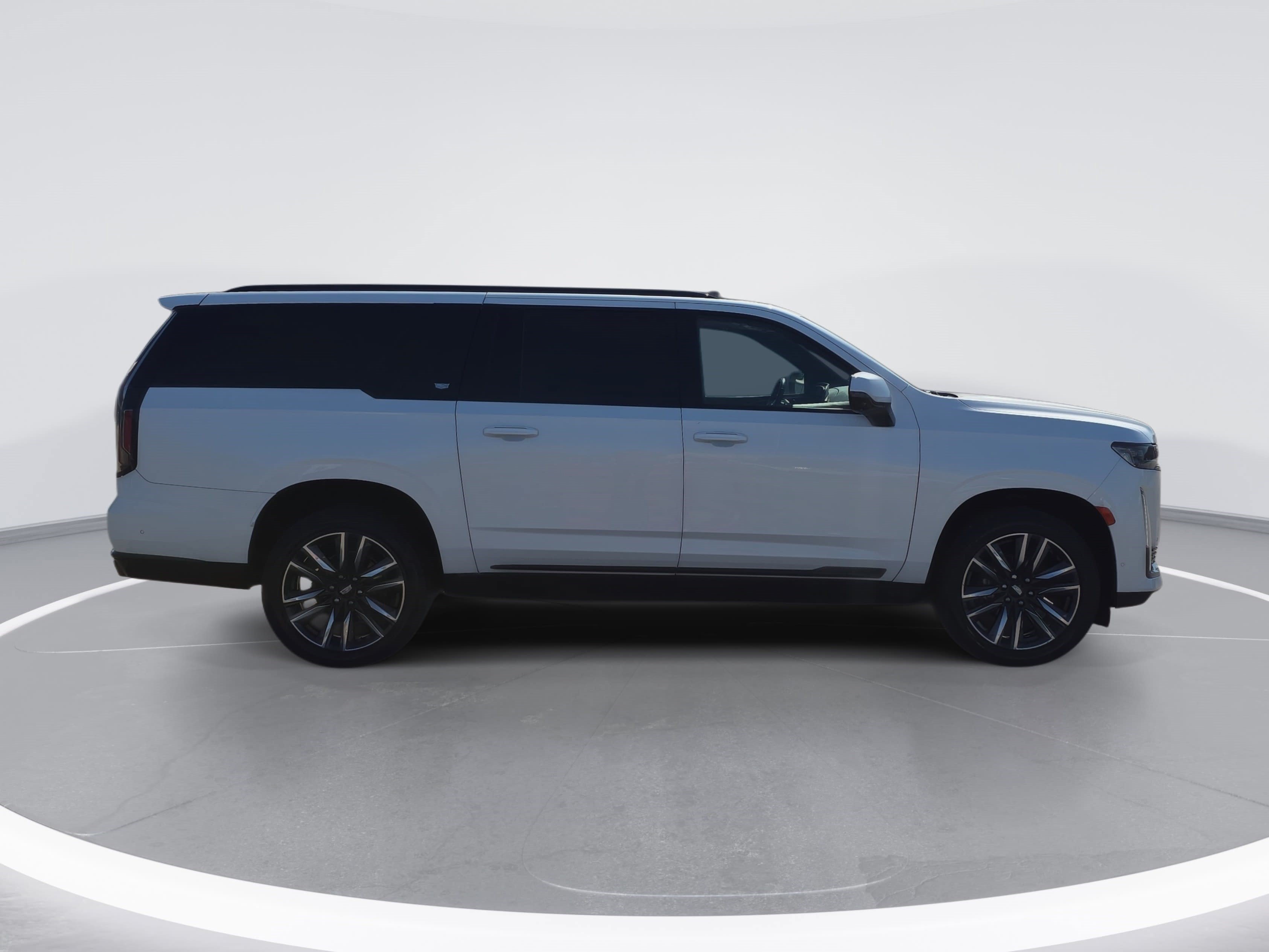 Used 2021 Cadillac Escalade ESV Sport AWD/4WD image 2