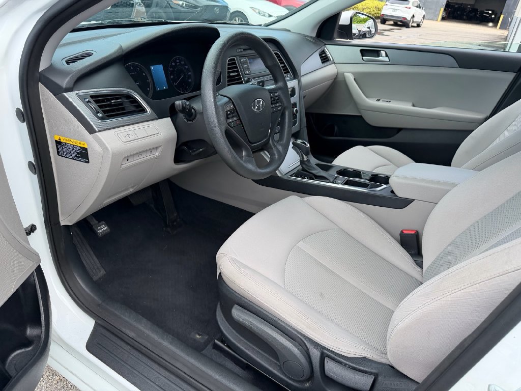 Used 2015 Hyundai Sonata SE FWD image 11