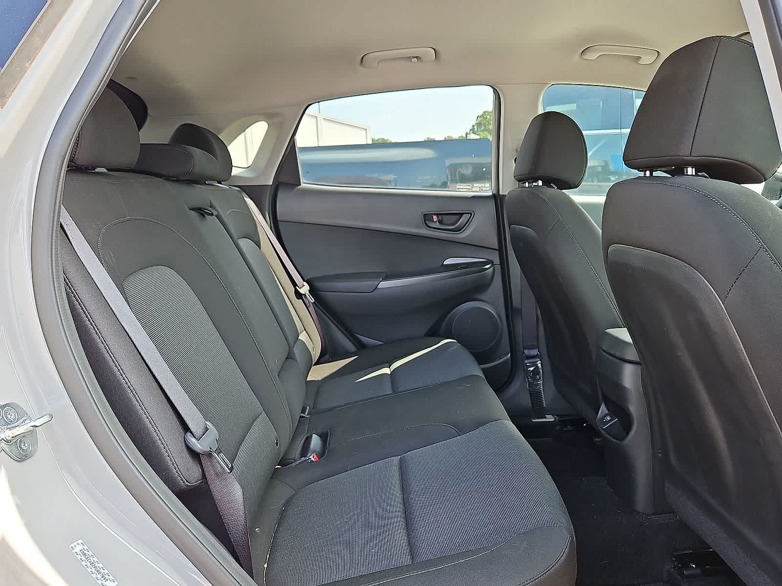 Used 2023 Hyundai Kona SEL AWD/4WD image 30