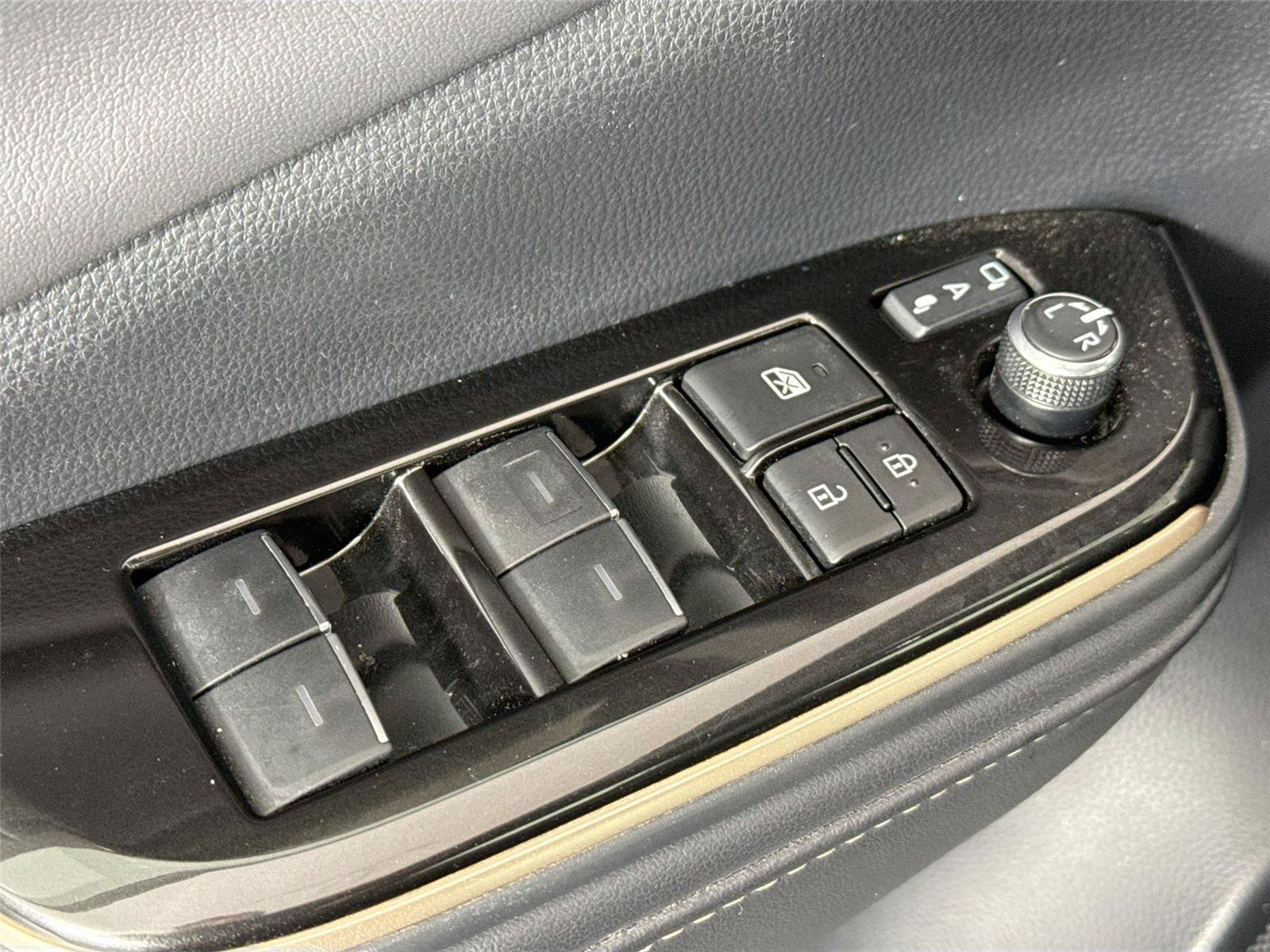 Certified 2025 Toyota Crown AWD/4WD image 26