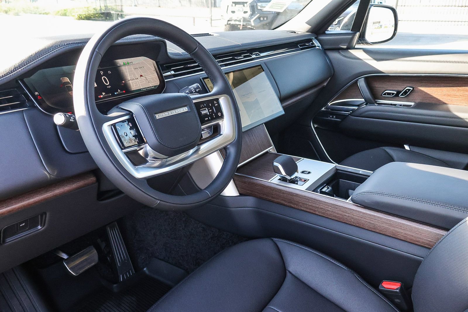 New 2026 Land Rover Range Rover SE image 29