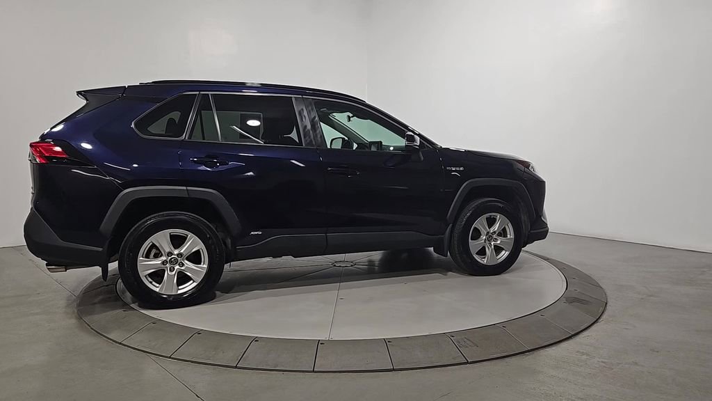 Used 2021 Toyota RAV4 XLE w/ Convenience Package image 6