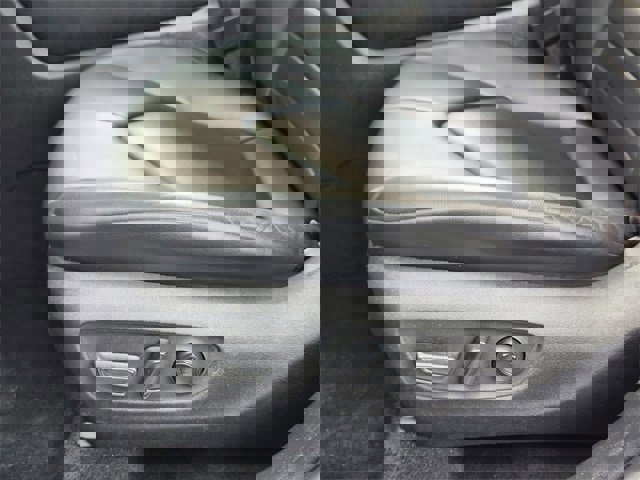 Used 2020 Toyota Highlander XLE image 19