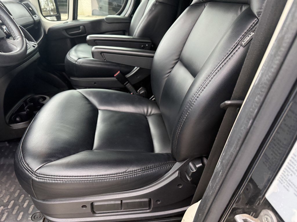 Used 2021 RAM ProMaster 2500 w/ Premium Appearance Group FWD image 10