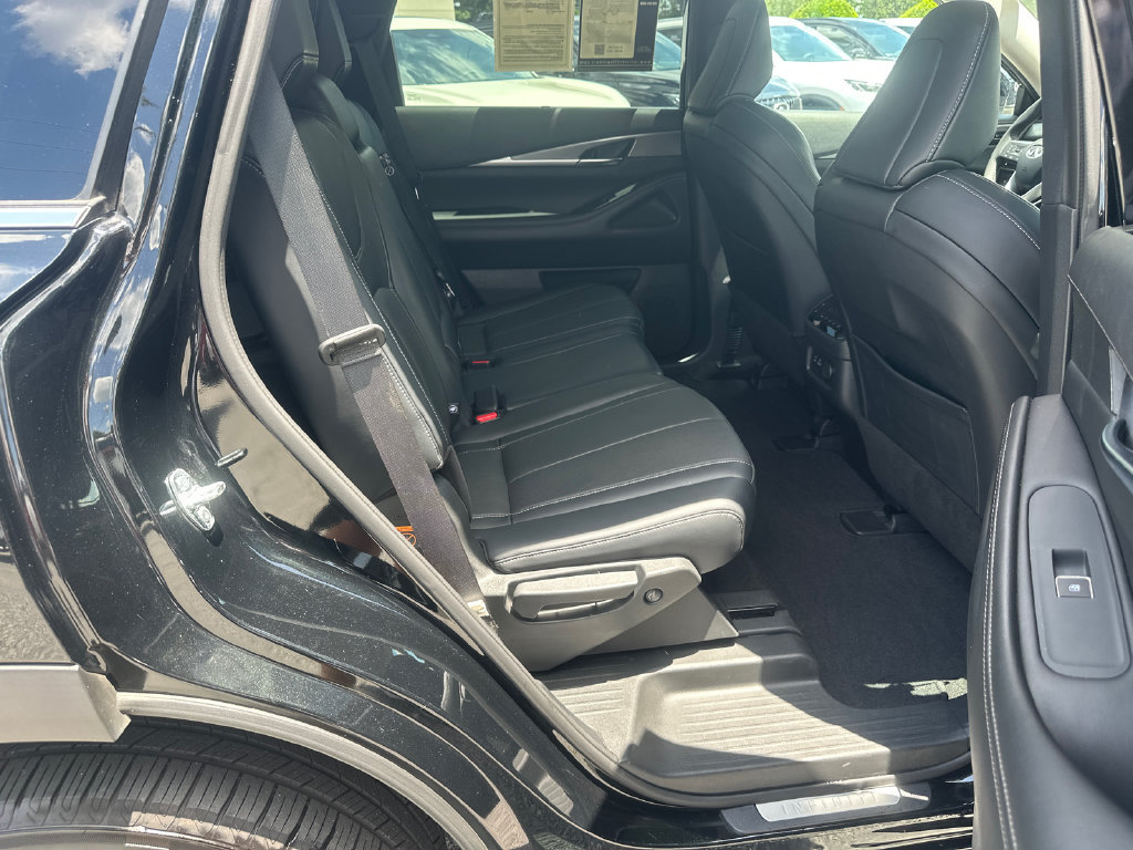 Certified 2023 INFINITI QX60 Luxe w/ Cargo Package FWD image 13
