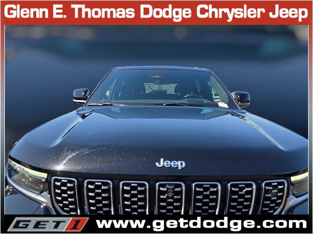 Certified 2023 Jeep Grand Cherokee Summit w/ Advanced Protech Group IV AWD/4WD image 5