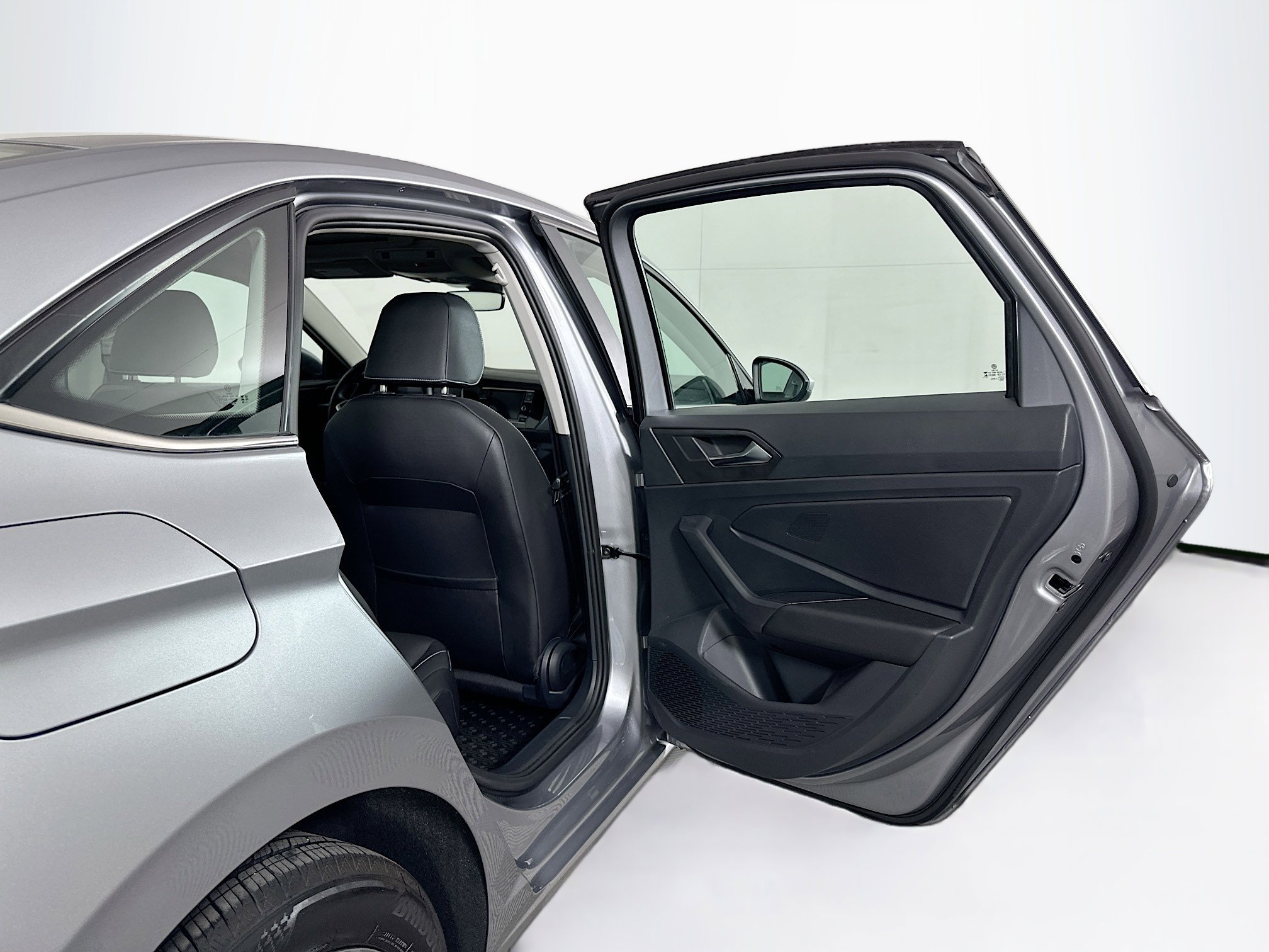 Used 2024 Volkswagen Jetta SE image 29