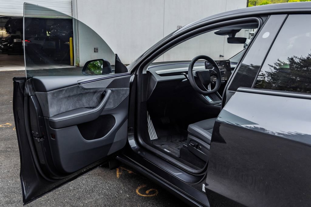 Used 2026 Tesla Model Y AWD image 24