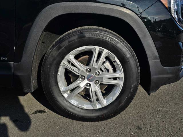 Used 2024 GMC Terrain SLE image 9